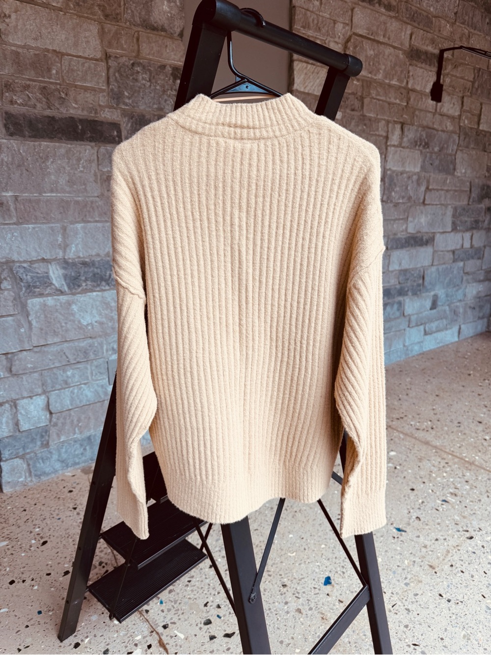 FREE PEOPLE COCOA RIB HENLEY SIZE SMALL IN SUGAR COOKIE COLOR HI/LO STYLE - Picture 6 of 9